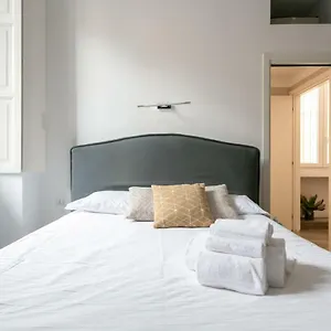 milano-apartments-naviglio.italymilanhotels.net/